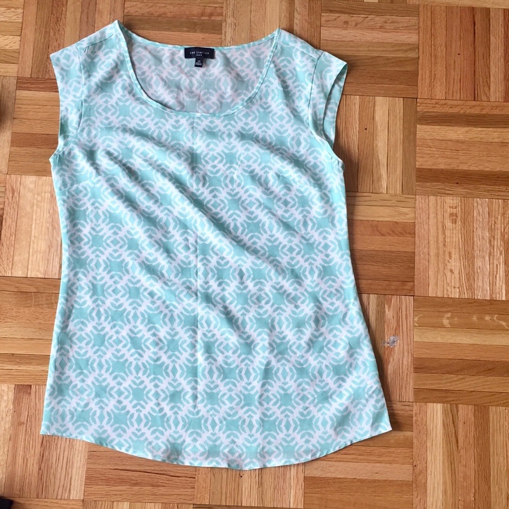 Beautiful shell by the Limited